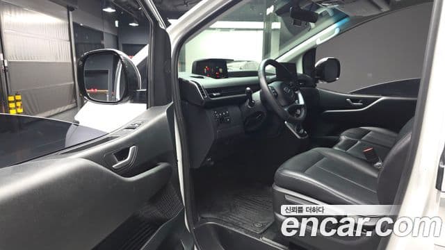 Hyundai Staria 2023 — фото 10 из 20