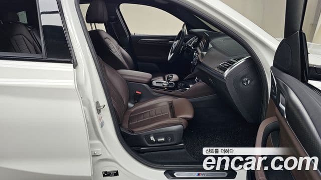 BMW X4 2023 — Photo 30/35
