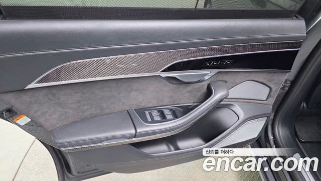Audi S8 2021 — Photo 18/38
