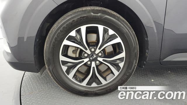 Kia Carnival 2020 — фото 5 из 20
