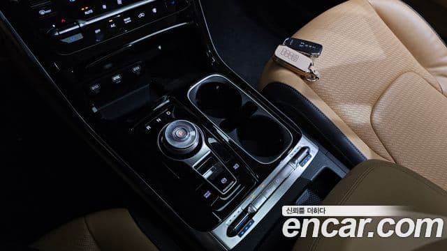 Kia Carnival 2022 — фото 9 из 20
