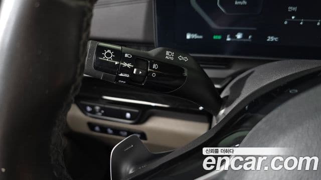 Kia Carnival 2024 — Şəkil 2/33