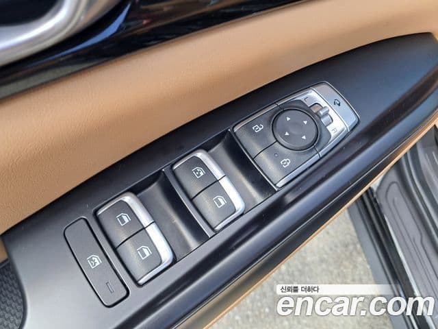 Kia Carnival 2020 — ფოტო 14/18