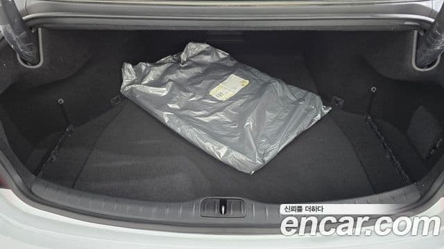 Genesis Electrified G80 2023 — фото 17 из 20