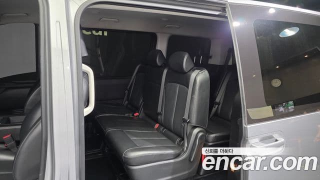 Hyundai Staria 2022 — ფოტო 6/34