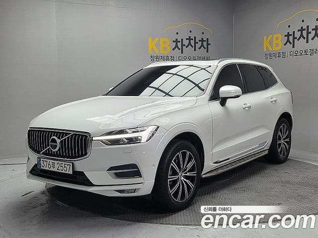 Volvo XC60 2021 — Şəkil 10/19