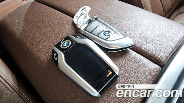 BMW X5 2019 — ფოტო 15/20
