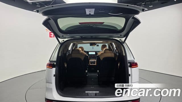 Kia Carnival 2022 — ფოტო 20/20