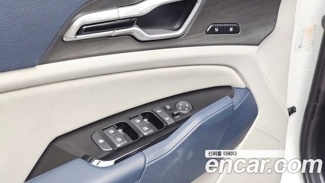 Kia Sportage 2022 — ფოტო 19/20