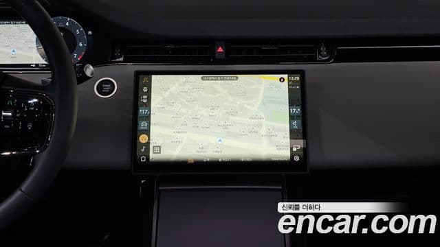 Land Rover Range Rover Evoque 2024 — ფოტო 13/20