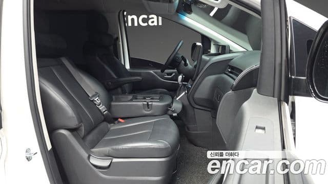 Hyundai Staria 2024 — фото 11 из 20