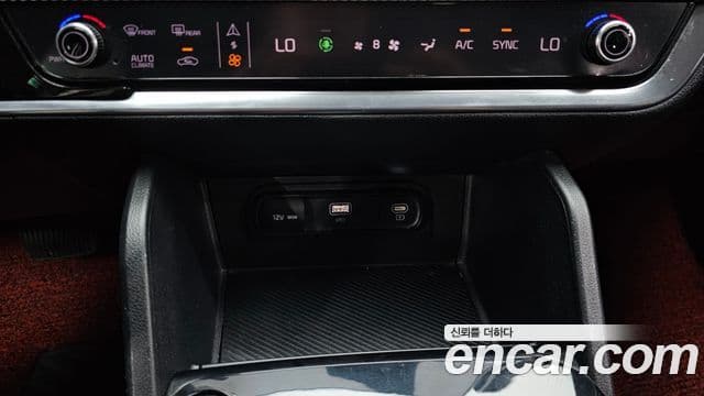 Kia Sportage 2021 — ფოტო 18/20