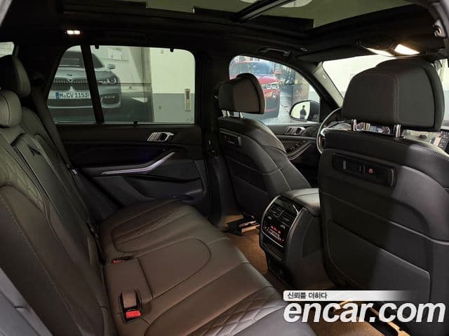 BMW X5 2022 — фото 17 из 20