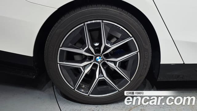 BMW 5 Series 2025 — фото 5 из 20