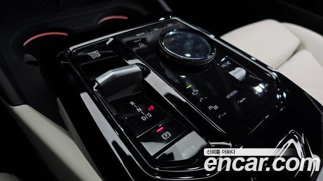 BMW 5 Series 2025 — фото 9 из 20