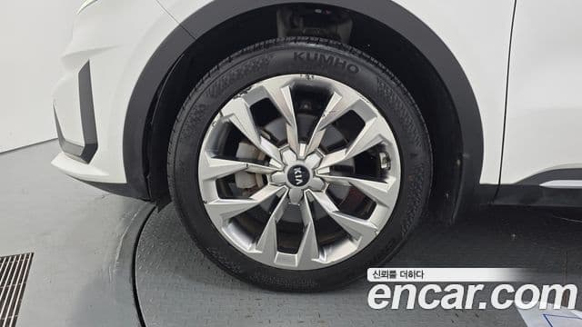 Kia Sorento 2021 — Фото 5/20