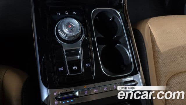 Kia Carnival 2023 — фото 9 из 20