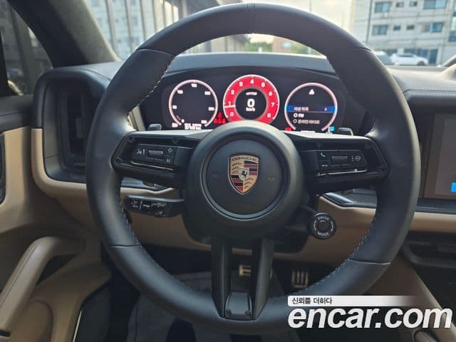Porsche Cayenne 2025 — ფოტო 7/20