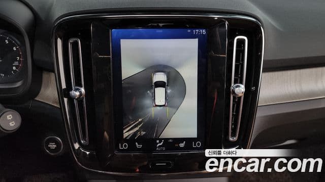 Volvo XC40 2019 — фото 14 из 20