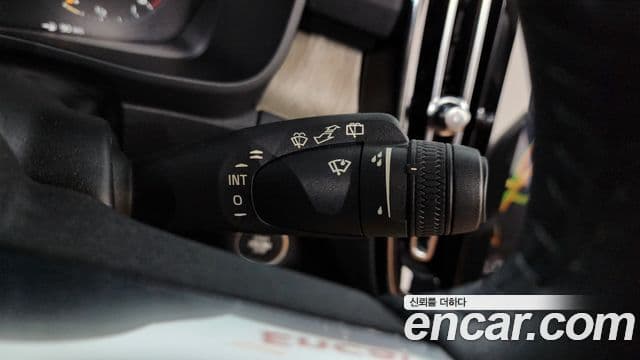 Volvo XC40 2019 — фото 17 из 20