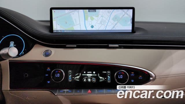 Genesis GV70 2022 — ფოტო 13/20