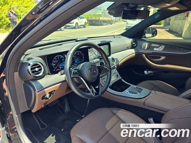 Mercedes-Benz E-Class 2023 — Şəkil 10/20