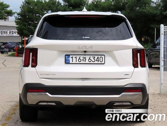 Kia Sorento 2023 — ფოტო 4/20