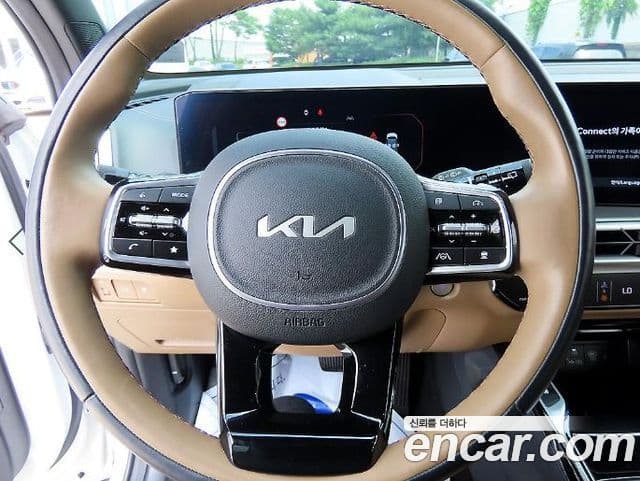 Kia Sorento 2023 — ფოტო 8/20