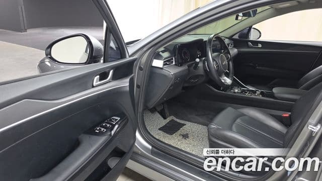 Kia K5 2023 — Şəkil 10/20