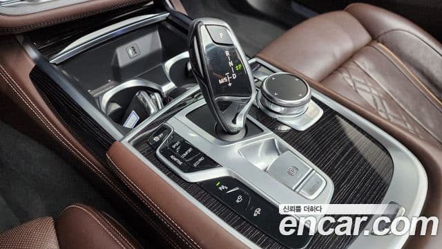 BMW 7 Series 2018 — фото 9 из 20