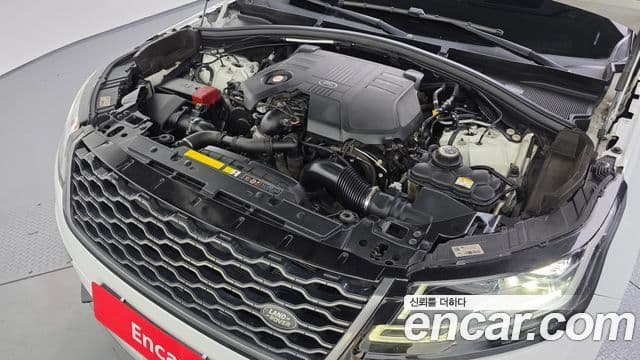 Land Rover Range Rover Velar 2019 — ფოტო 6/20
