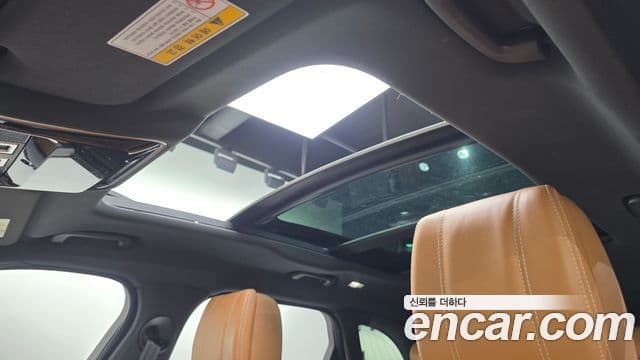 Land Rover Range Rover Velar 2019 — ფოტო 17/20