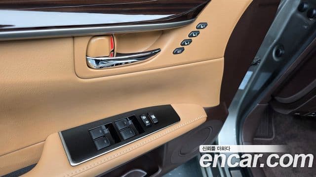 Lexus ES300h 2018 — ფოტო 20/20
