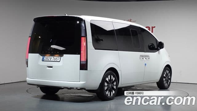 Hyundai Staria 2024 — фото 2 из 20