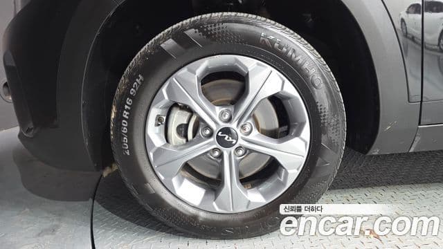 Kia Seltos 2023 — ფოტო 5/20