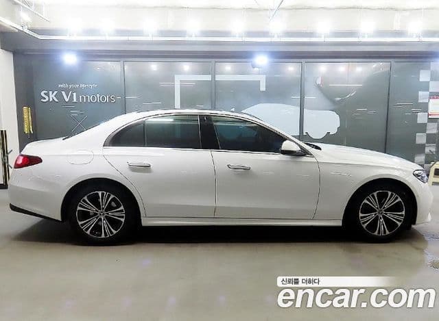Mercedes-Benz E-Class 2024 — Şəkil 2/3