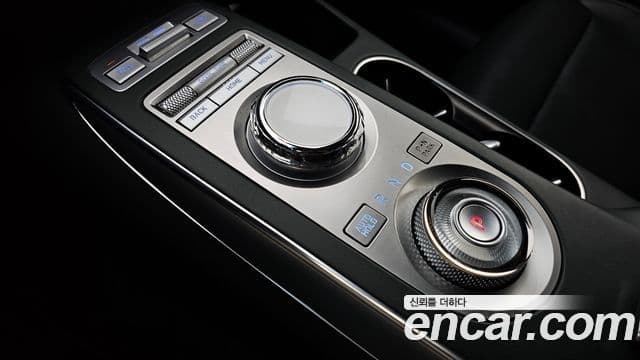 Genesis GV70 2021 — Şəkil 9/20