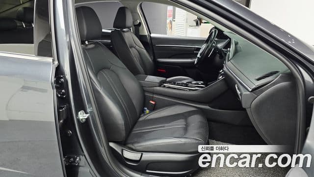 Hyundai Sonata Hybrid 2022 — Photo 24/31