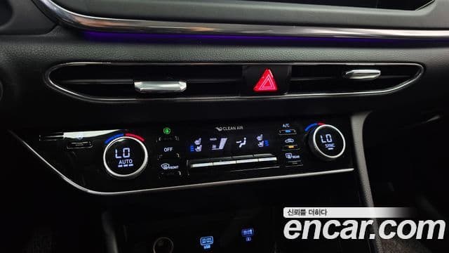 Hyundai Sonata Hybrid 2022 — Photo 28/31