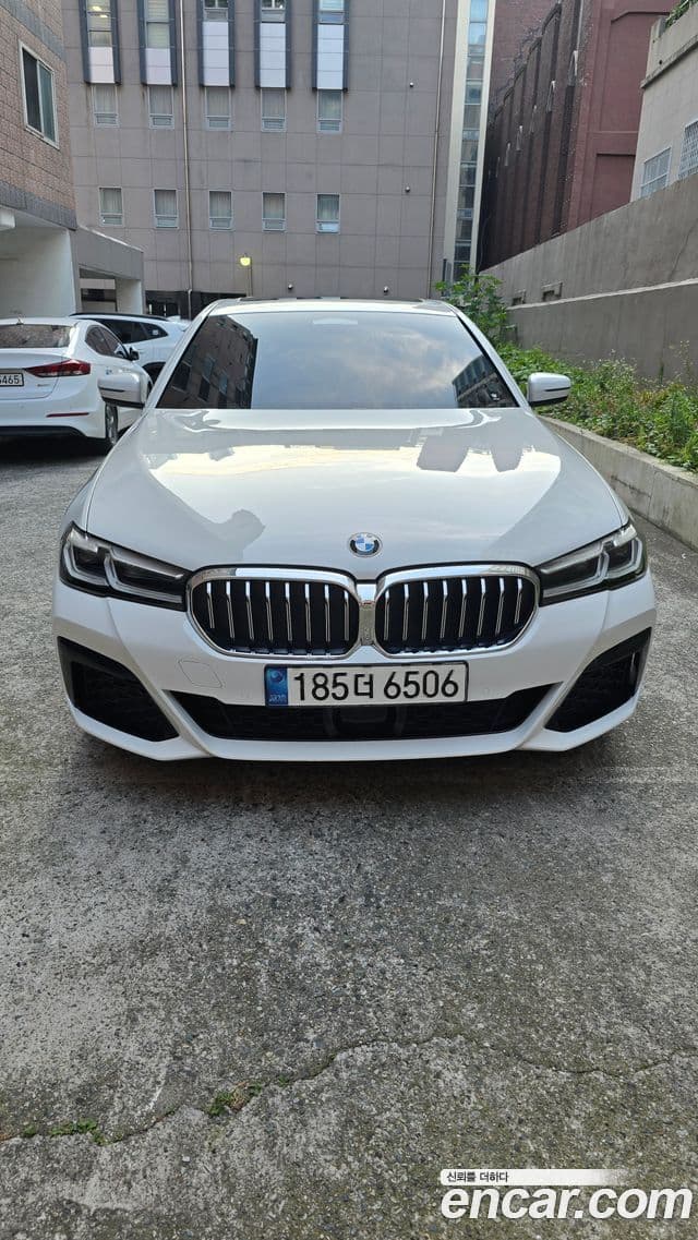 BMW 5 Series 2022 — ფოტო 9/10