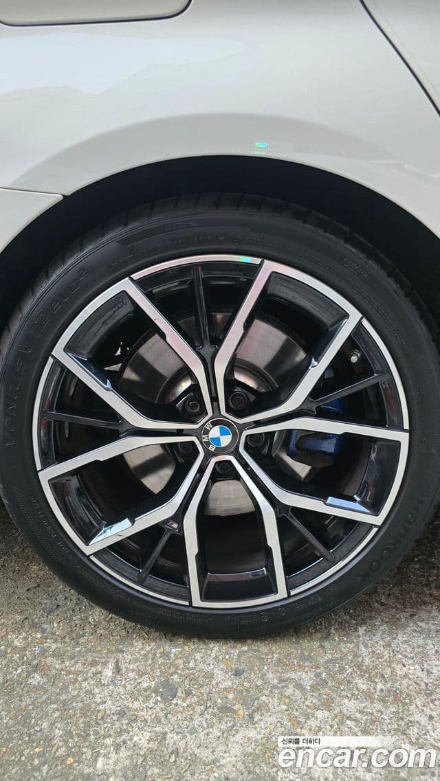 BMW 5 Series 2022 — ფოტო 4/10