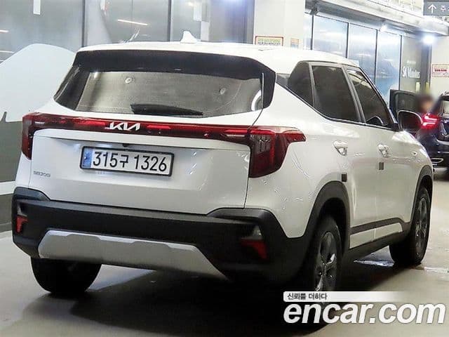 Kia Seltos 2023 — ფოტო 3/19