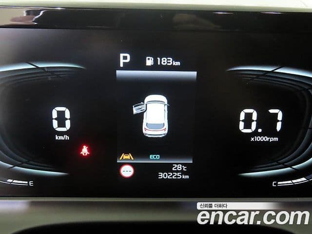 Kia Seltos 2023 — ფოტო 7/19