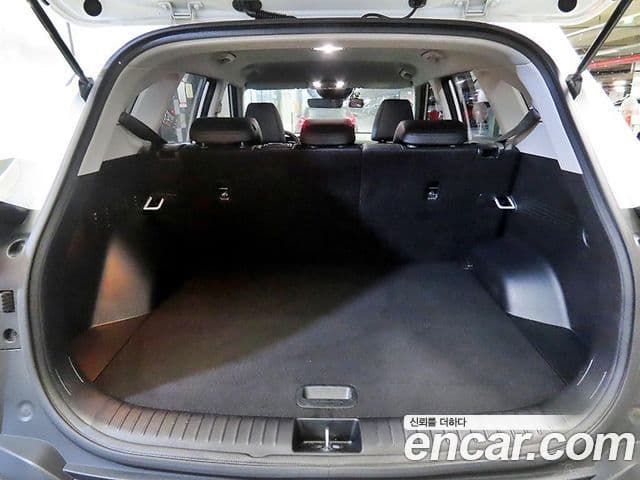 Kia Seltos 2023 — ფოტო 16/19