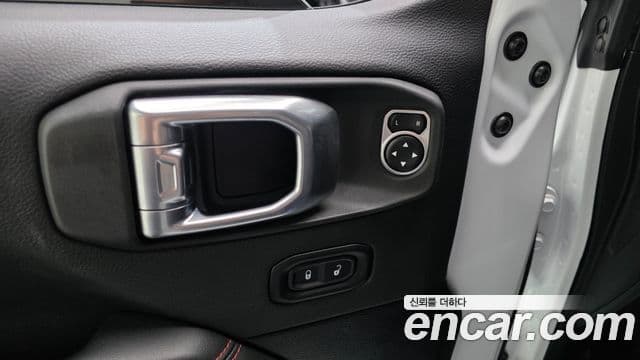 Jeep Wrangler 2024 — Şəkil 17/20