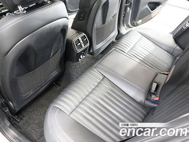Genesis G70 2021 — ფოტო 17/20