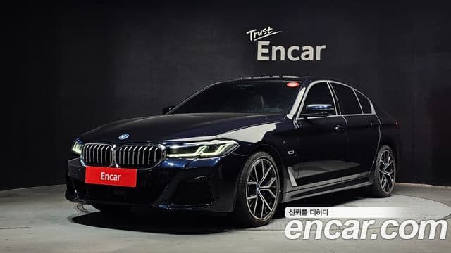 BMW 5 Series 2022 — ფოტო 1/20