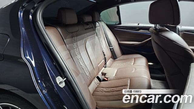 BMW 5 Series 2022 — ფოტო 11/20