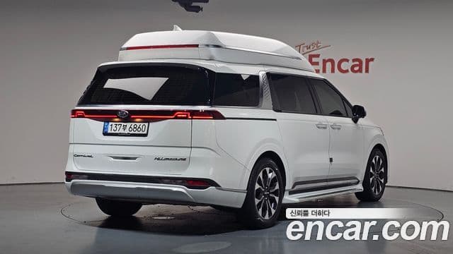 Kia Carnival 2021 — фото 2 из 20