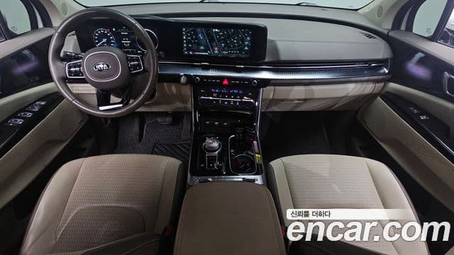 Kia Carnival 2021 — фото 7 из 20
